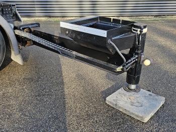 R490 / 8x2 / HMF 85 TM CRANE / WINCH / JIB